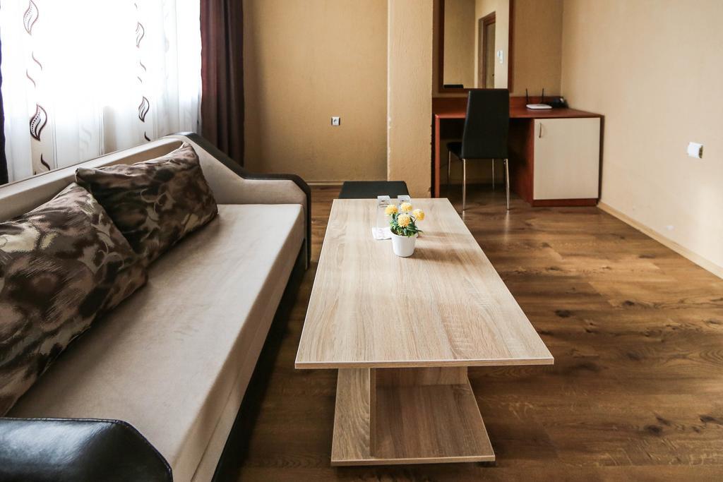 Sharkov Family Hotel Ognyanovo  Bagian luar foto